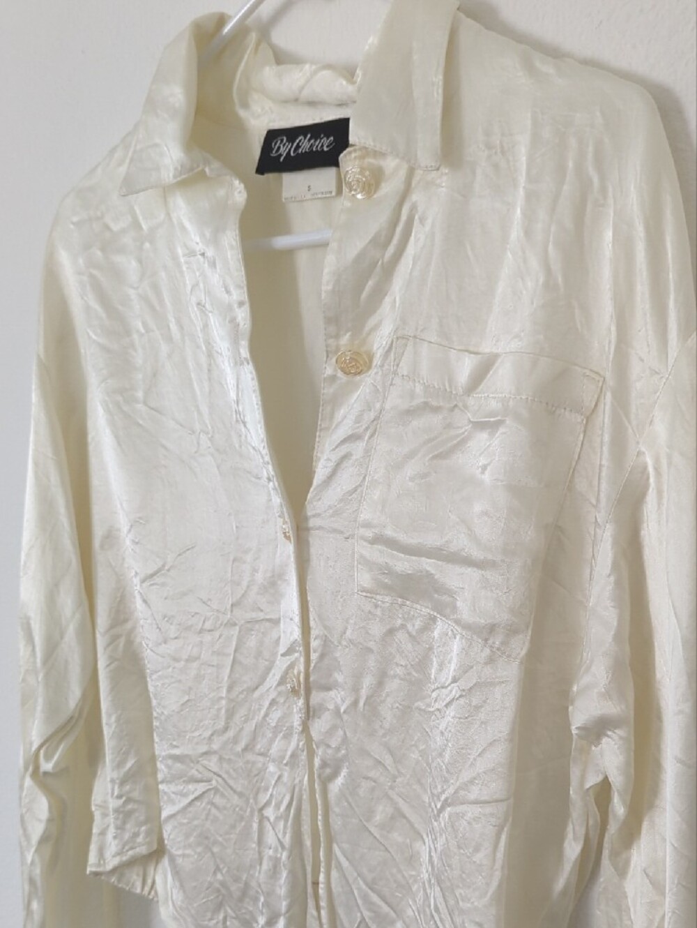 Vintage Ivory Tie-Front Crinkle Satin Button-Up Top - Picture 7 of 8